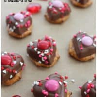 Valentine's Day Chocolate Pretzel Treats - iSaveA2Z.com